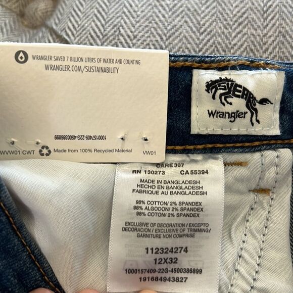 NWT Wrangler Cut-off Jean Shorts Distressed - Picture 9 of 11